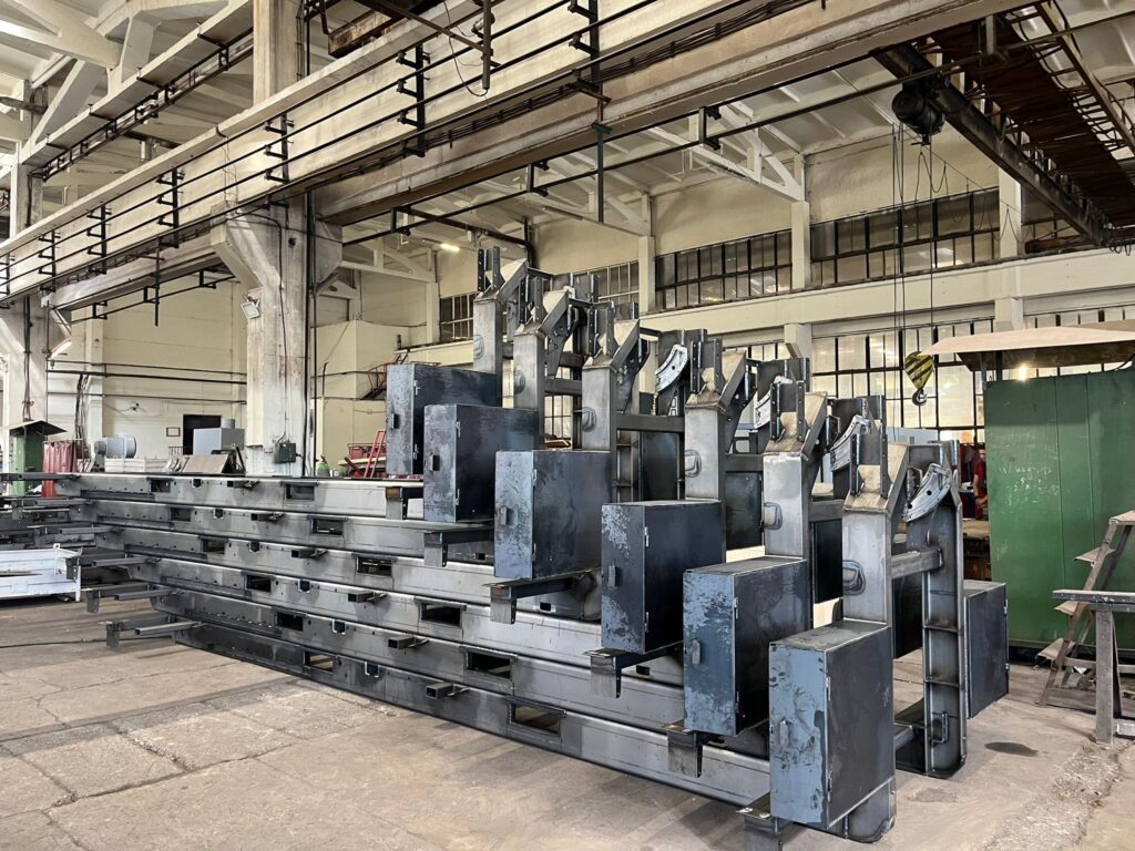 Metal structure